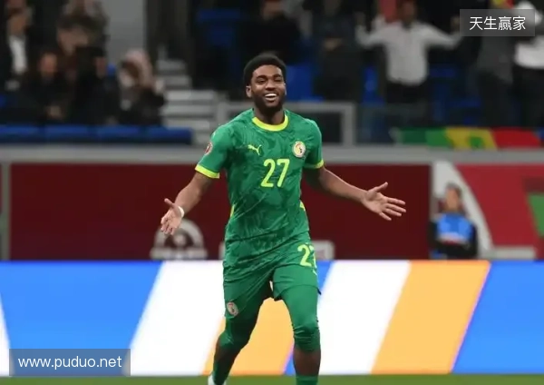 非洲杯决赛中断姆巴耶给朋友发照片，事后道歉：没想那么多